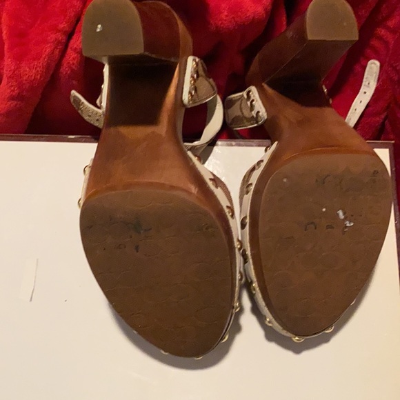 Coach Sandals like new - Picture 2 of 3